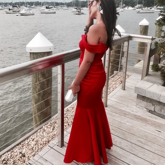 Stunning Red mermaid dress - Picture 2 of 2